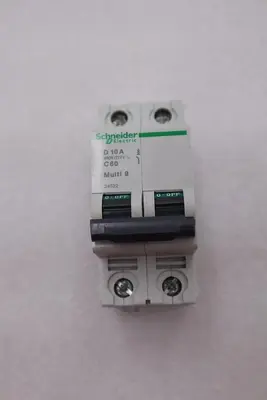 SCHNEIDER ELECTRIC GG004D001 CIRCUIT BREAKER 10A 240VAC STOCK #K-2326
