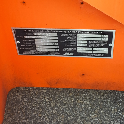 USED 2012 JLG E450AJ