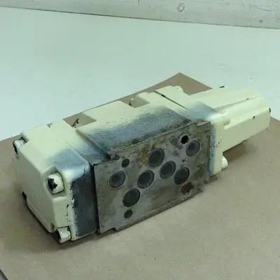 USED REXROTH 4WRZ10W1-85-40/6A24N9EZ4