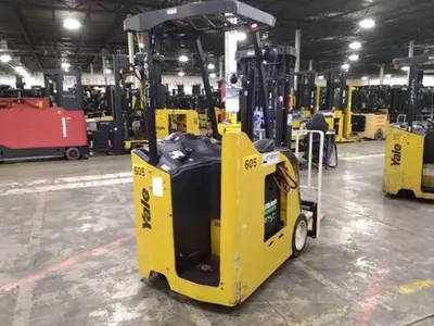 USED 2023 YALE ESC030