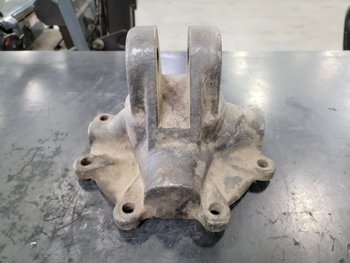 Hydraulic Cylinder Cap End/ Cap Clevis Mounting Bracket 10