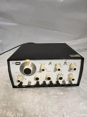 WAVETEK 145 PULSE GENERATOR