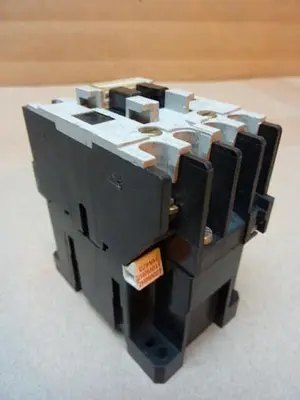 USED ALLEN BRADLEY 100-A12ND3 SER B