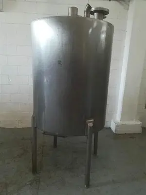 Stainless steel  249 gallon closed tank