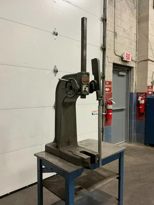 Used _UNKNOWN_ _UNKNOWN_ Arbor Presses Ohio US | Equipment Recovery Corp. #1331791