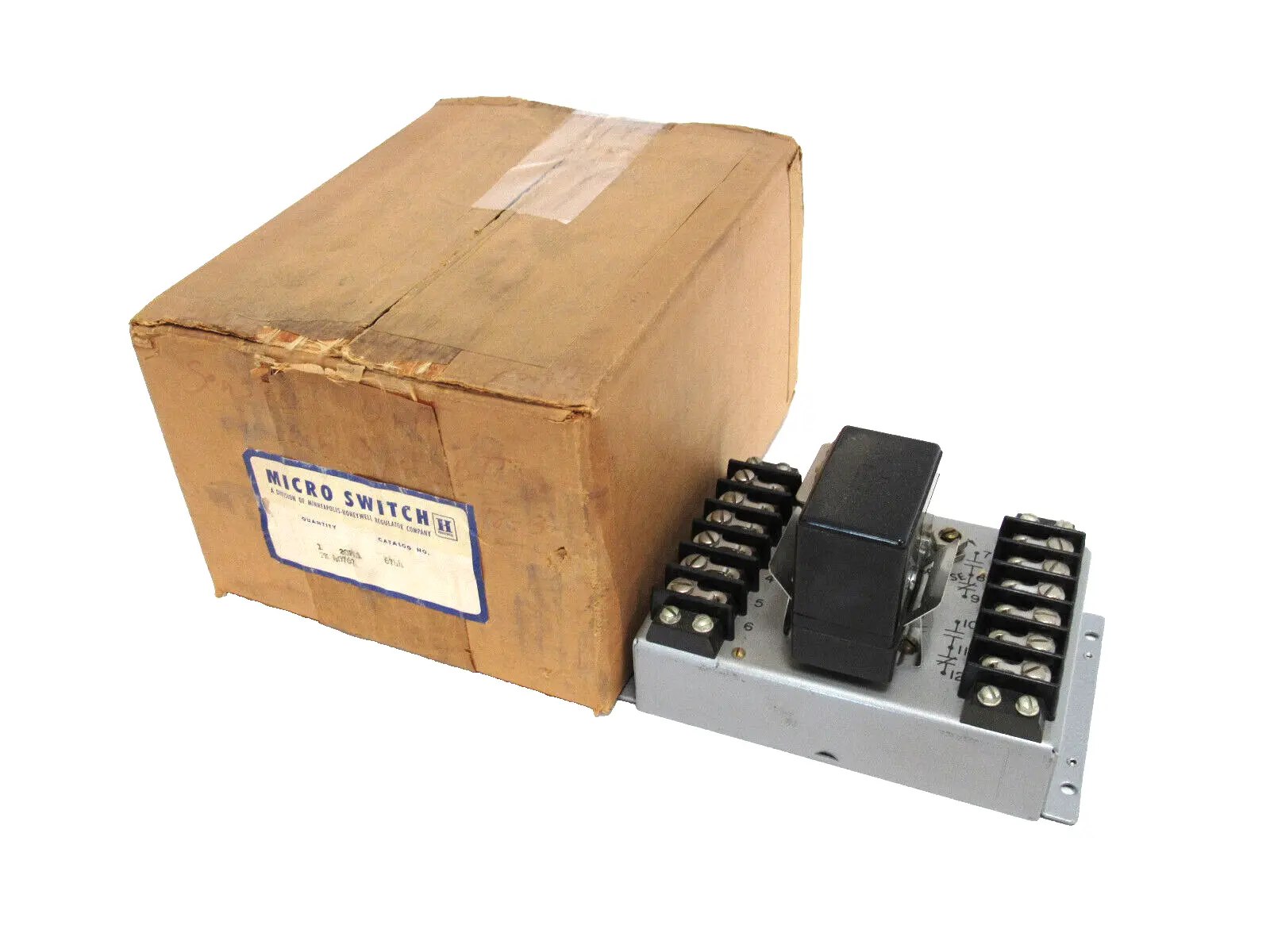 NEW MICROSWITCH 20FL1 PROXIMITY CONTROL AMPLIFIER