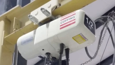 Bracketed Jib Crane with 1/2 ton Coffing Hoist