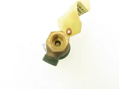 Johnson Controls V-3752-6007 1/2" Steam Union Angle Valve 3-6 PSI