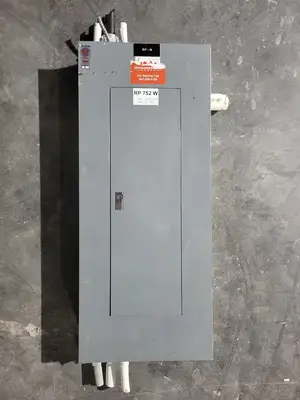100 Amp 120/240 volts Panelboard 42 Spaces
