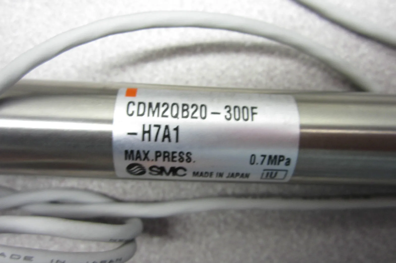 NEW SMC CDM2QB20-300F-H7A1 CYLINDER CDM2QB20300FH7A1