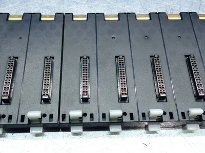 Used OMRON C200HWBC101V1 PLC Expansion Units Ohio US | HGR 24 #751722