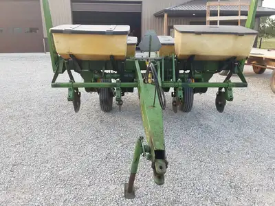 Used JOHN DEERE 7000 Planters Indiana US | Trustworthy Equipment #1403551