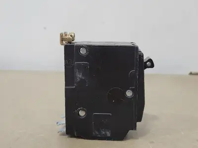 Used SQUARE D QOB240 Switchgears British Columbia CA | Lenmark #239678
