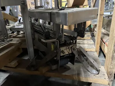 USED 2018 ALLIANCE INDUSTRIAL BOTTLE TRACK CONVEYOR SYSTEM
