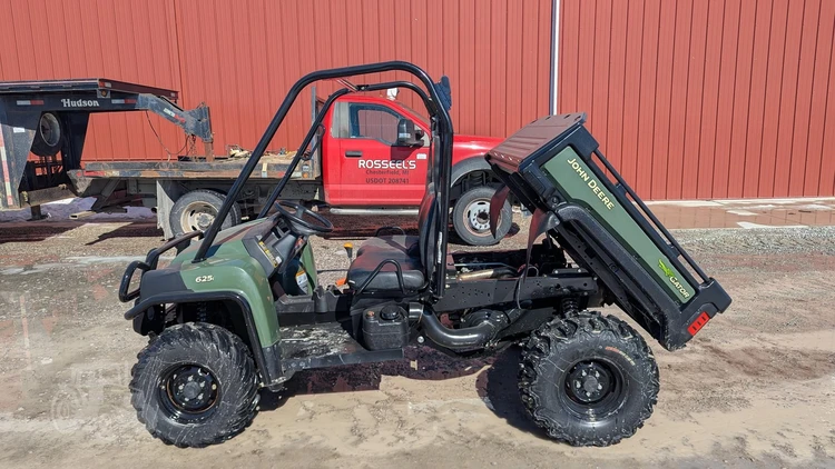 Used 2012 JOHN DEERE GATOR XUV 625I Utility Tractors | Rosseel's Equipment Inc #720647