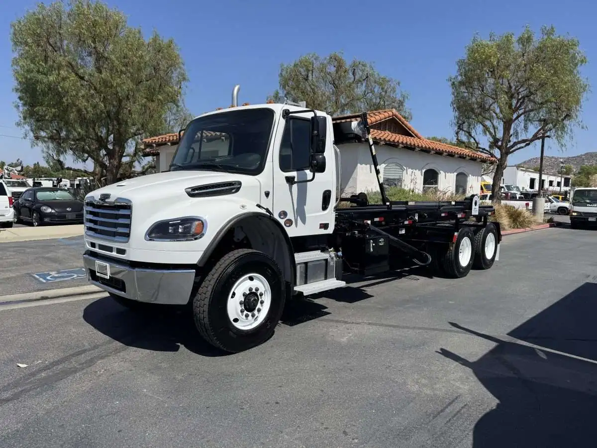 New | in-Stock 2027 FREIGHTLINER M2 106 PLUS Hooklifts & Roll-Offs California US | Commerce Truck Equipment Sales #1548704