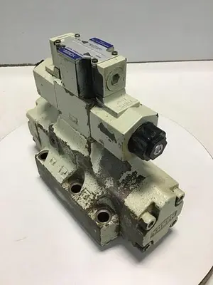 USED YUKEN DSHG-06-3C12-ET-D24-5179