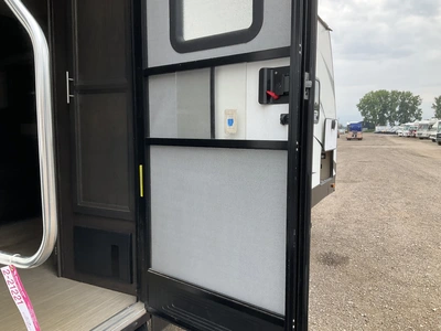 Used 2017 KEYSTONE 330BHSL Campers, Caravans, Motorhomes Michigan US | Miedema Asset Management Group #1355374