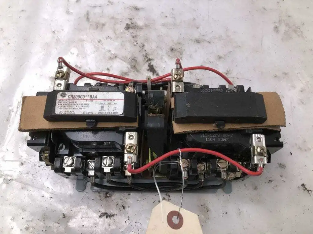 GE CR309C0**BAA NEMA Size 1 Magnetic Reversing Starter 30A 600VAC 7.5/10HP