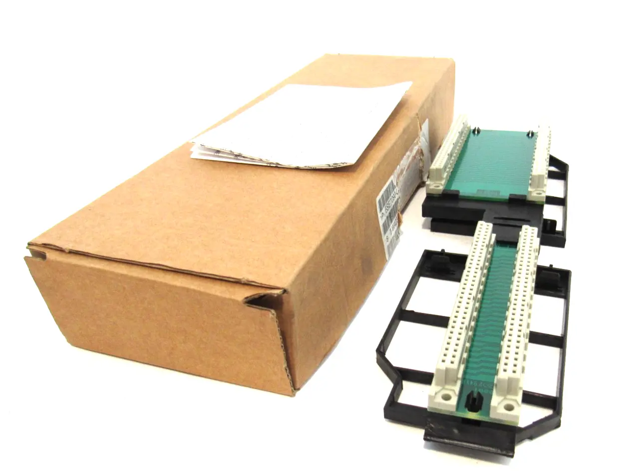 NEW SIEMENS 6SE7090-0XX84-4HA0 BUS ADAPTER 6SE70900XX844HA0
