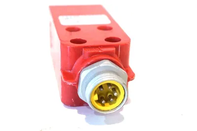 NEW NAMCO EE530-65500 PROXIMITY SWITCH EE53065500