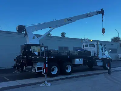 Used 2015 FREIGHTLINER 108SD Service & Utility Trucks Florida US | Truck and Van Outlet #1509214