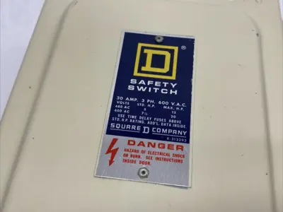 USED SCHNEIDER ELECTRIC SQUARE D SAFETY SWITCH, HEAVY DUTY, FUSIBLE, 30A 3-POLE 20HP