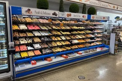 CAYUGA _UNKNOWN_ Pastry Case w Ledge | Harvest Equipment and Fabrication Inc (2)