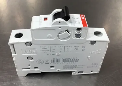 Used ABB S201-D2 Circuit Breaker, (2CDS251001R0021), 230/400VAC, 2A Circuit Breakers South Carolina US | Palmetto Automation #1151456