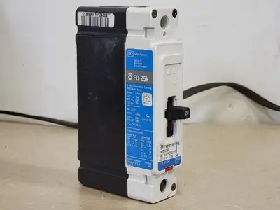 USED CUTLER-HAMMER FD1020