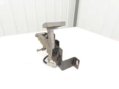 Yale Forklift Throttle Accelerator Pedal Bracket & Potentiometer Off ERC100HHN