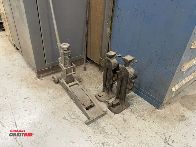 (1) Maximum heavy duty 8800 lb. forklift jack, (2) Simplex 85A, 5-ton capacity jacks.