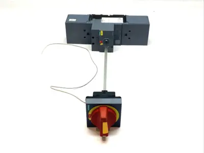 Used Siemens Circuit Breaker 3-Pole w/ Switch Circuit Breakers Michigan US | Maverick Industrial Sales #1389247