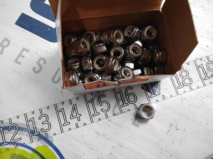 NEW MCMASTER-CARR DIN985 M8 18-8SS