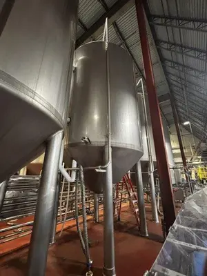 2010 MUELLER 8,300 GALLON Stainless Steel Tanks | Perry Equipment (1)