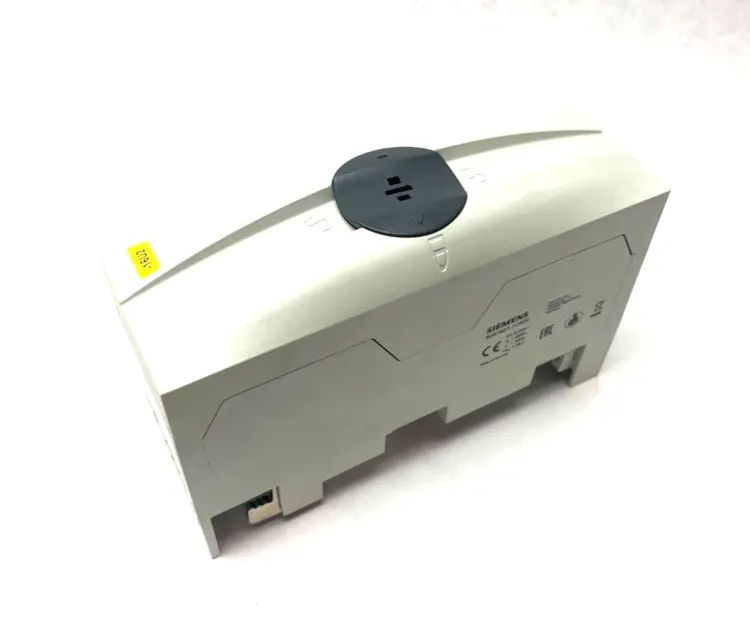 Used SIEMENS CONNECTION MODULE 50MM2, 3-POLE 3-POLE, 6-50MM2 54 X 160MM Industrial Controls | Maverick Industrial Sales #1108299