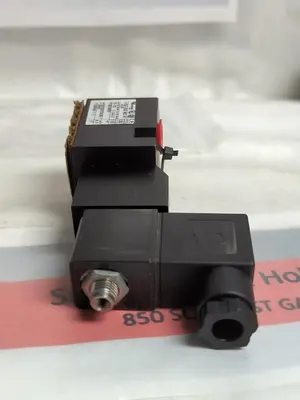Used VERSA CGS-4232-NB2 Solenoid Valves Ohio US | Surplus Asset Holdings #1312108