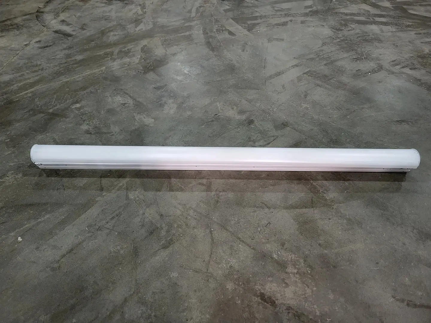 NEW DAY-BRITE FSS470L840-UNV