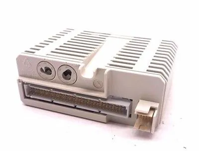 USED ABB 3BSE038415R1 OUTPUT MODULE