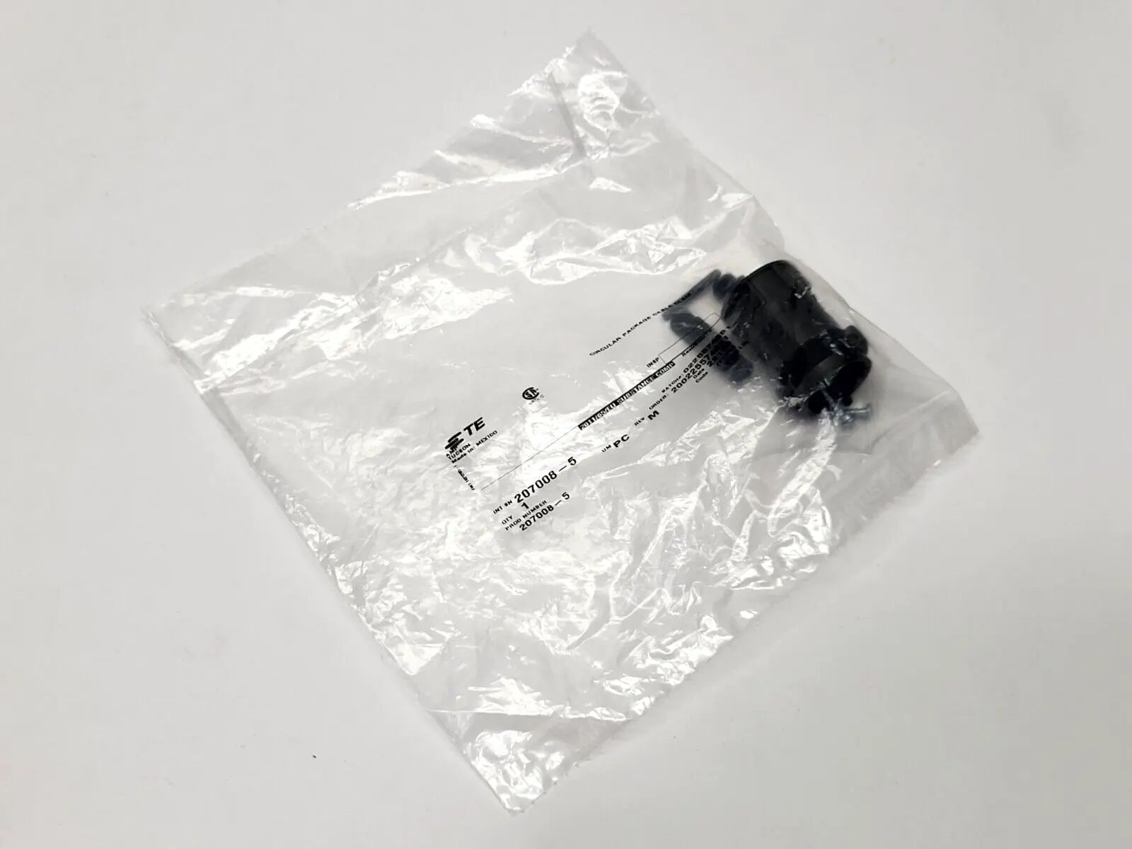 NEW AMP TE CONNECTIVITY 207008-5