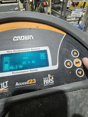 Used 2015 CROWN RR5725-35 Reach Trucks Michigan US | Aucto #1308078