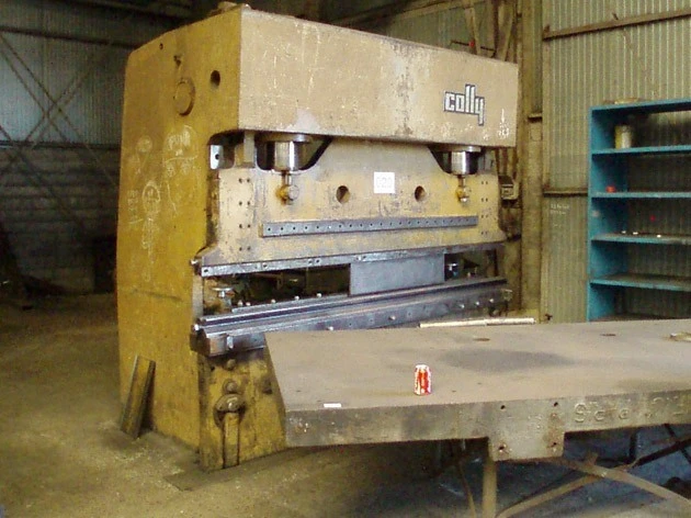Used COLLY 200 TON X 3100 MM Press Brakes | Apt International N.V #373133