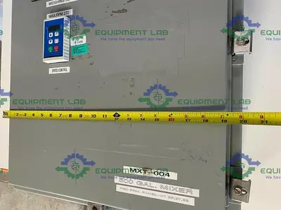 USED METTLER TOLEDO PANTHER DIGITAL WEIGHT DISPLAY & LENZE ESV4 INVERTER IN ENCLOSURE
