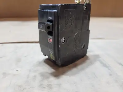 Used SQUARE D QOB220 Switchgears British Columbia CA | Lenmark #1438610