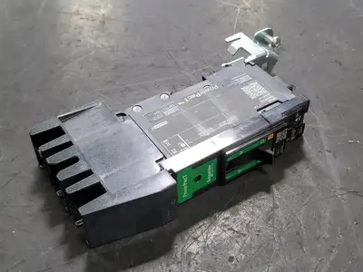 NEW SQUARE D BKA160155