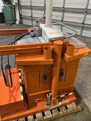 20" X 20" X 28" ORWAK  MODEL #5031-E HYDRAULIC VERTICAL COMPACTOR / BALER: STOCK #16758