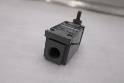 Allen Bradley Switch 802T-HP NEW UNIT STOCK K-4028CC