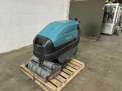 USED TENNANT M5400