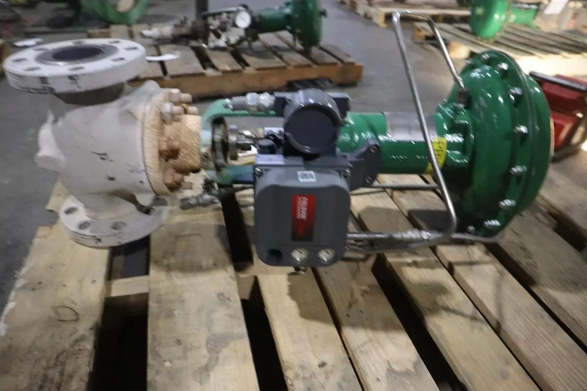 Fisher Control Valve Size 40 With 667 Pneumatic Actuator