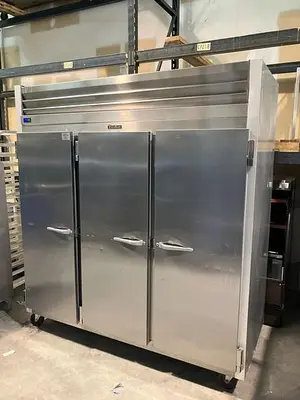 Traulsen G30011 77" G Series Solid Door Reach-In Refrigerator